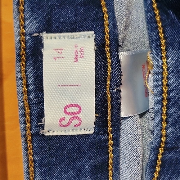 Cute girl's SO jeggings . Size 14 blue with little gems on the front . - Picture 3 of 4